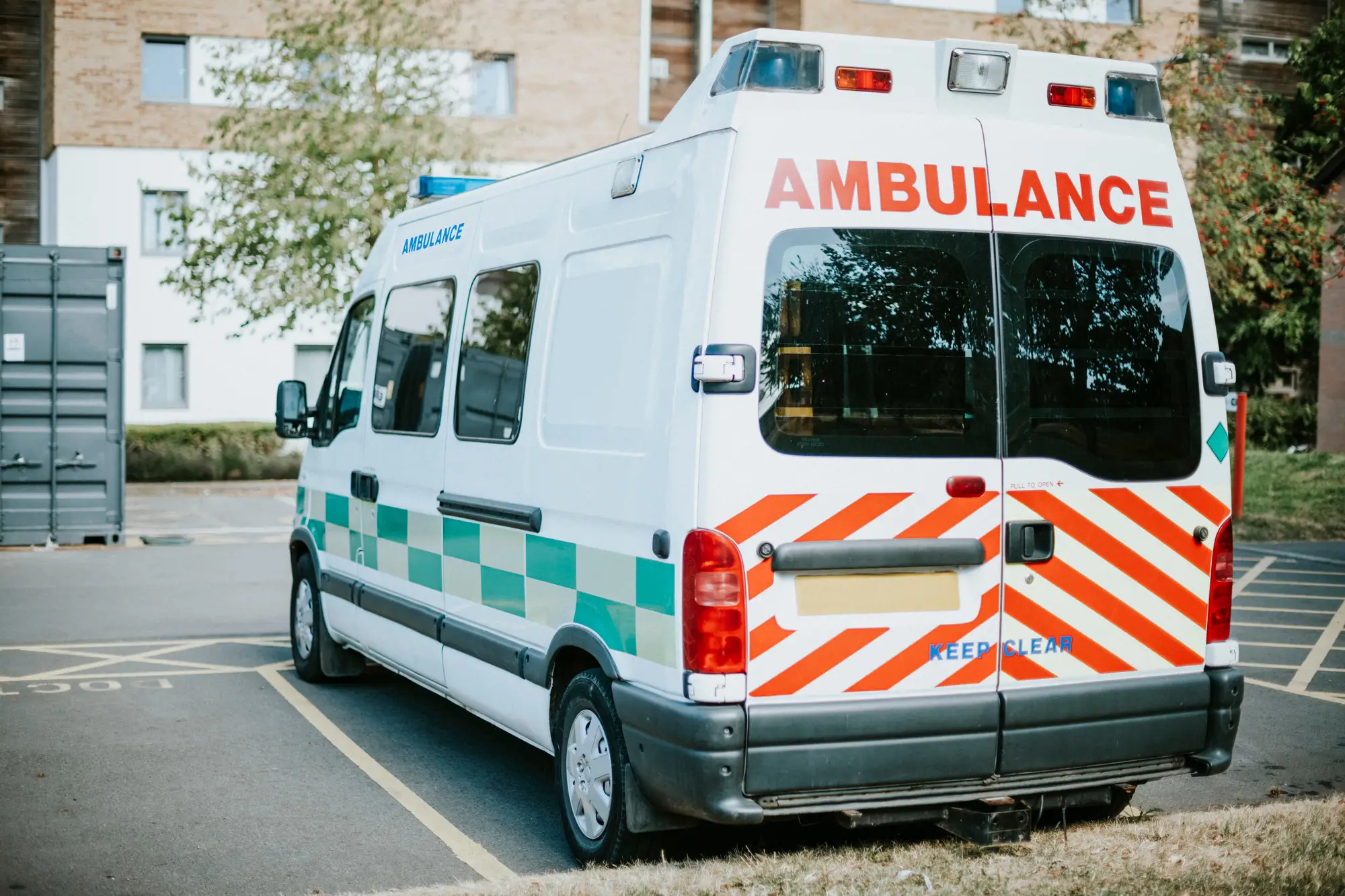 ambulance vue de dos